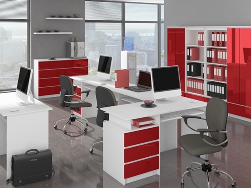 Egységes irodaberendezés modern bútorokkal